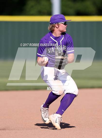 Thumbnail 2 in Bonham vs. Crandall (UIL 4A Region II Bi-District Playoff) photogallery.