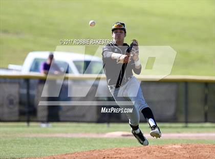 Thumbnail 2 in Bonham vs. Crandall (UIL 4A Region II Bi-District Playoff) photogallery.