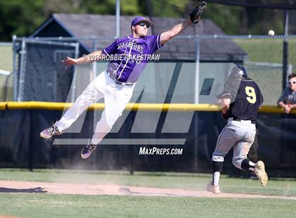 Thumbnail 2 in Bonham vs. Crandall (UIL 4A Region II Bi-District Playoff) photogallery.