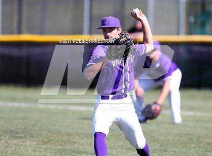 Thumbnail 3 in Bonham vs. Crandall (UIL 4A Region II Bi-District Playoff) photogallery.