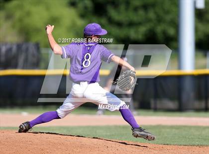 Thumbnail 3 in Bonham vs. Crandall (UIL 4A Region II Bi-District Playoff) photogallery.