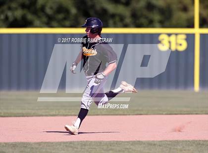 Thumbnail 3 in Bonham vs. Crandall (UIL 4A Region II Bi-District Playoff) photogallery.