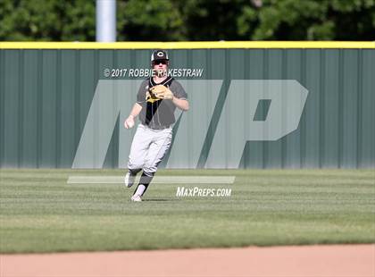 Thumbnail 1 in Bonham vs. Crandall (UIL 4A Region II Bi-District Playoff) photogallery.