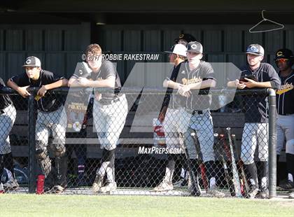 Thumbnail 1 in Bonham vs. Crandall (UIL 4A Region II Bi-District Playoff) photogallery.