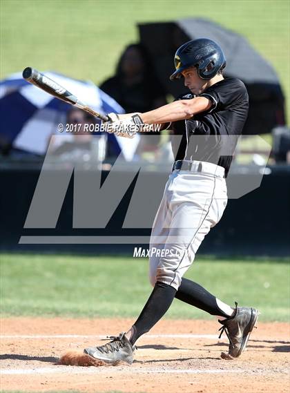 Thumbnail 3 in Bonham vs. Crandall (UIL 4A Region II Bi-District Playoff) photogallery.