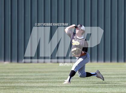 Thumbnail 3 in Bonham vs. Crandall (UIL 4A Region II Bi-District Playoff) photogallery.