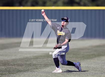 Thumbnail 1 in Bonham vs. Crandall (UIL 4A Region II Bi-District Playoff) photogallery.