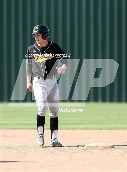 Thumbnail 3 in Bonham vs. Crandall (UIL 4A Region II Bi-District Playoff) photogallery.