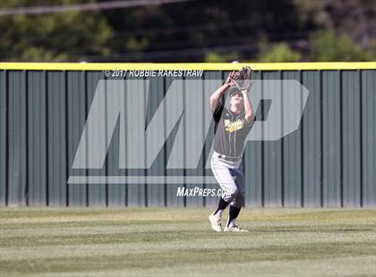 Thumbnail 2 in Bonham vs. Crandall (UIL 4A Region II Bi-District Playoff) photogallery.