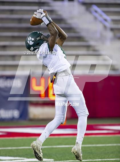 Thumbnail 3 in Lindenhurst vs. West Islip - Section XI Division II Finals photogallery.
