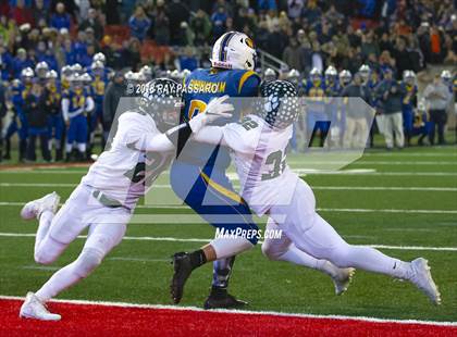 Thumbnail 2 in Lindenhurst vs. West Islip - Section XI Division II Finals photogallery.