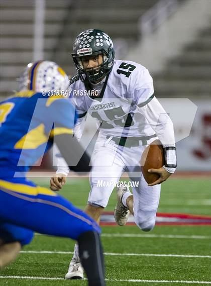 Thumbnail 3 in Lindenhurst vs. West Islip - Section XI Division II Finals photogallery.