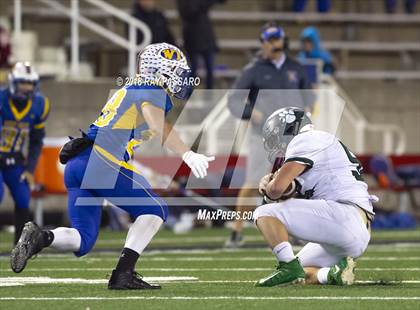 Thumbnail 3 in Lindenhurst vs. West Islip - Section XI Division II Finals photogallery.