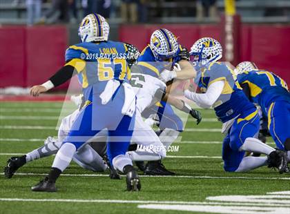 Thumbnail 3 in Lindenhurst vs. West Islip - Section XI Division II Finals photogallery.