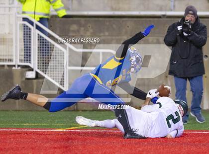 Thumbnail 2 in Lindenhurst vs. West Islip - Section XI Division II Finals photogallery.