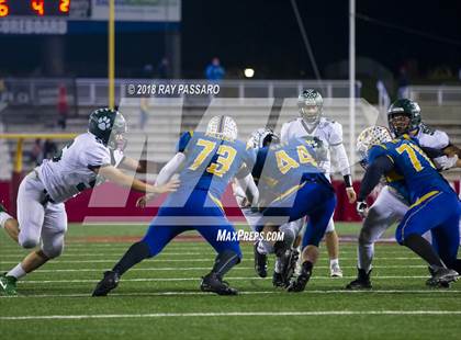 Thumbnail 2 in Lindenhurst vs. West Islip - Section XI Division II Finals photogallery.