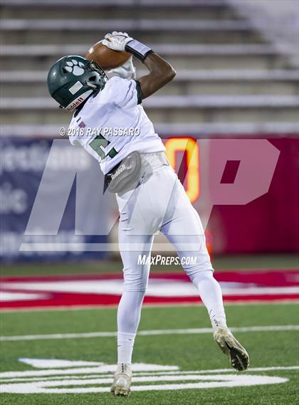 Thumbnail 2 in Lindenhurst vs. West Islip - Section XI Division II Finals photogallery.
