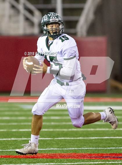Thumbnail 2 in Lindenhurst vs. West Islip - Section XI Division II Finals photogallery.