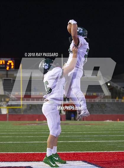 Thumbnail 3 in Lindenhurst vs. West Islip - Section XI Division II Finals photogallery.