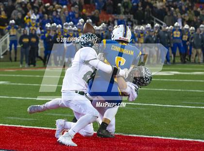 Thumbnail 2 in Lindenhurst vs. West Islip - Section XI Division II Finals photogallery.