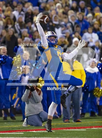 Thumbnail 3 in Lindenhurst vs. West Islip - Section XI Division II Finals photogallery.