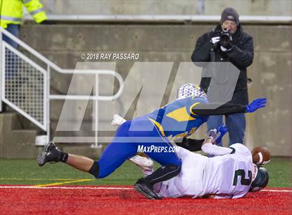 Thumbnail 3 in Lindenhurst vs. West Islip - Section XI Division II Finals photogallery.