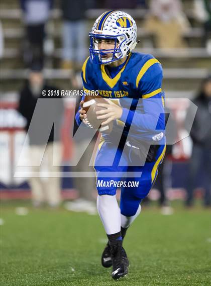 Thumbnail 2 in Lindenhurst vs. West Islip - Section XI Division II Finals photogallery.