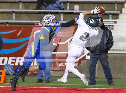 Thumbnail 3 in Lindenhurst vs. West Islip - Section XI Division II Finals photogallery.