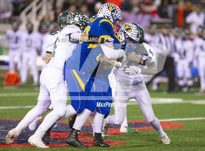 Thumbnail 2 in Lindenhurst vs. West Islip - Section XI Division II Finals photogallery.