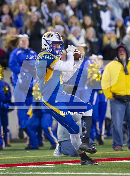 Thumbnail 2 in Lindenhurst vs. West Islip - Section XI Division II Finals photogallery.