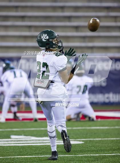 Thumbnail 3 in Lindenhurst vs. West Islip - Section XI Division II Finals photogallery.