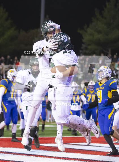 Thumbnail 3 in Lindenhurst vs. West Islip - Section XI Division II Finals photogallery.
