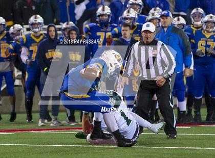 Thumbnail 2 in Lindenhurst vs. West Islip - Section XI Division II Finals photogallery.