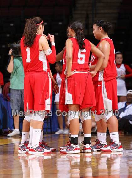 Thumbnail 3 in Carondelet vs. Mater Dei (CIF State D2 Final) photogallery.