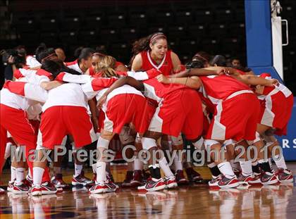 Thumbnail 2 in Carondelet vs. Mater Dei (CIF State D2 Final) photogallery.