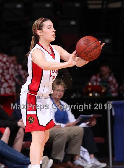 Thumbnail 3 in Carondelet vs. Mater Dei (CIF State D2 Final) photogallery.