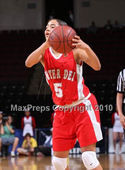 Thumbnail 2 in Carondelet vs. Mater Dei (CIF State D2 Final) photogallery.