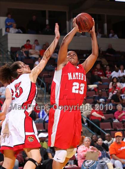 Thumbnail 1 in Carondelet vs. Mater Dei (CIF State D2 Final) photogallery.