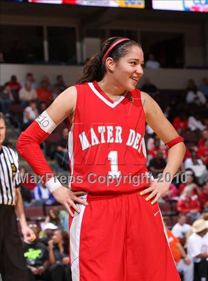 Thumbnail 3 in Carondelet vs. Mater Dei (CIF State D2 Final) photogallery.