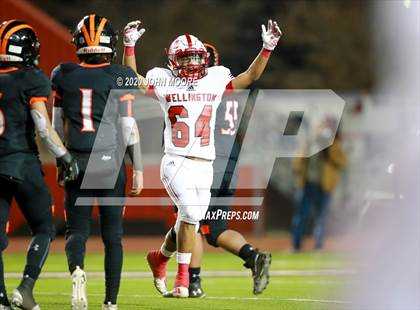 Thumbnail 2 in McCamey vs. Wellington (UIL 2A Quarterfinal) photogallery.