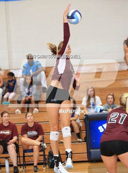 Thumbnail 1 in White Oak vs Dixon (Joseph L. Beasley Spikefest) photogallery.