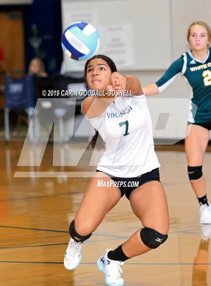 Thumbnail 2 in White Oak vs Dixon (Joseph L. Beasley Spikefest) photogallery.