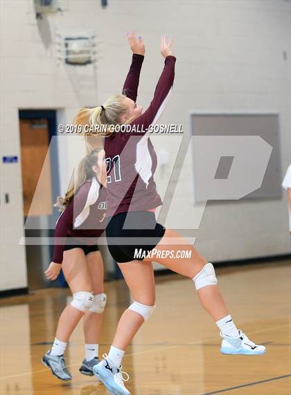 Thumbnail 2 in White Oak vs Dixon (Joseph L. Beasley Spikefest) photogallery.