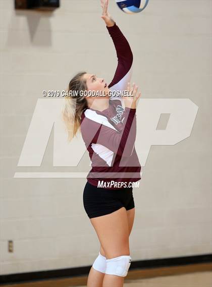 Thumbnail 2 in White Oak vs Dixon (Joseph L. Beasley Spikefest) photogallery.