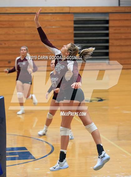 Thumbnail 3 in White Oak vs Dixon (Joseph L. Beasley Spikefest) photogallery.