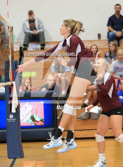 Thumbnail 3 in White Oak vs Dixon (Joseph L. Beasley Spikefest) photogallery.
