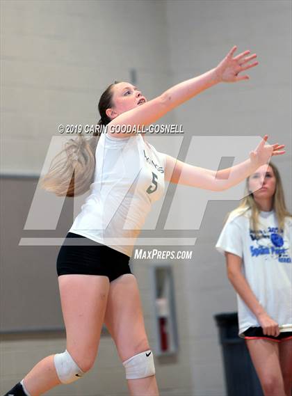 Thumbnail 2 in White Oak vs Dixon (Joseph L. Beasley Spikefest) photogallery.