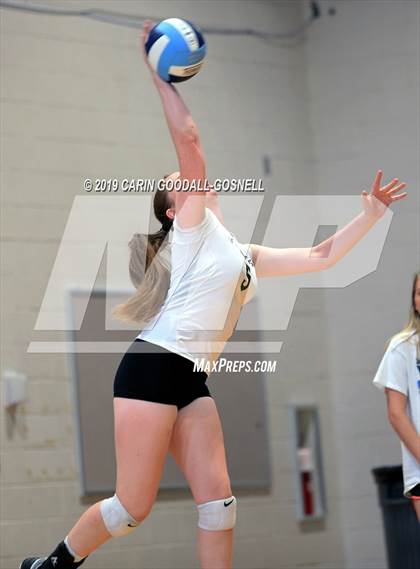 Thumbnail 1 in White Oak vs Dixon (Joseph L. Beasley Spikefest) photogallery.