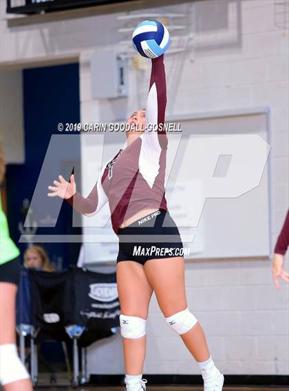Thumbnail 3 in White Oak vs Dixon (Joseph L. Beasley Spikefest) photogallery.