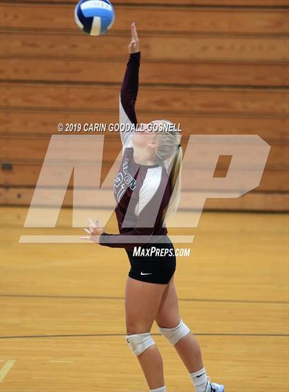Thumbnail 1 in White Oak vs Dixon (Joseph L. Beasley Spikefest) photogallery.